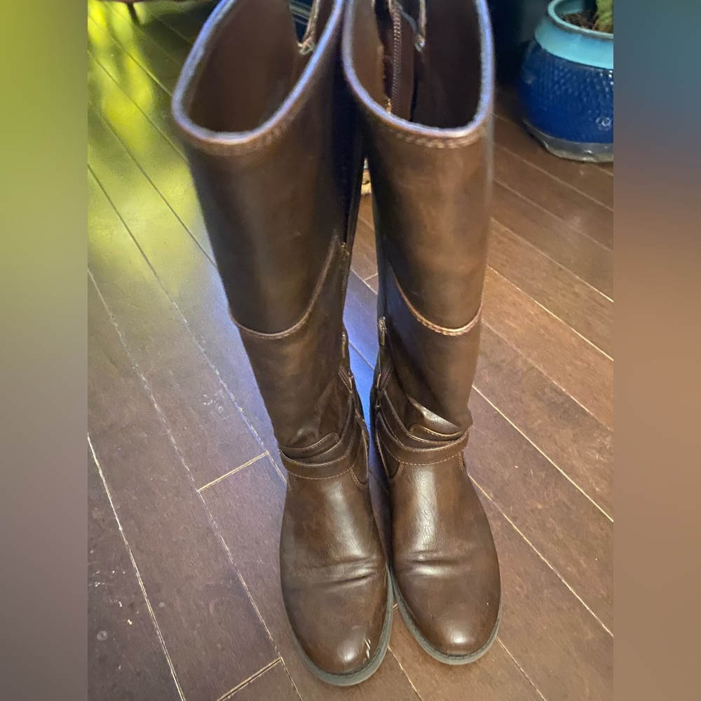 Womens size 8M brown tall boots WC